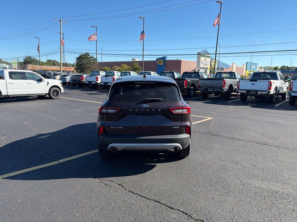 Used 2023 Ford Escape Active w/ Tech Pack #2 AWD/4WD image 6