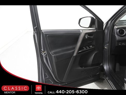 Used 2017 Toyota RAV4 Limited w/ Advanced Technology Package AWD/4WD image 4