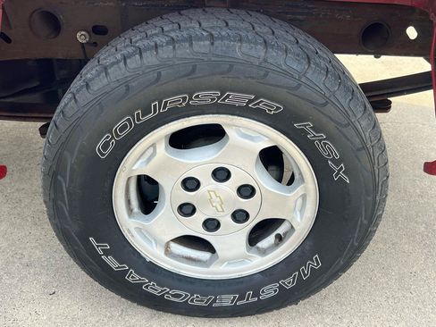 Used 2003 Chevrolet Silverado 1500 2WD Regular Cab w/ Exterior Appearance Pkg image 30