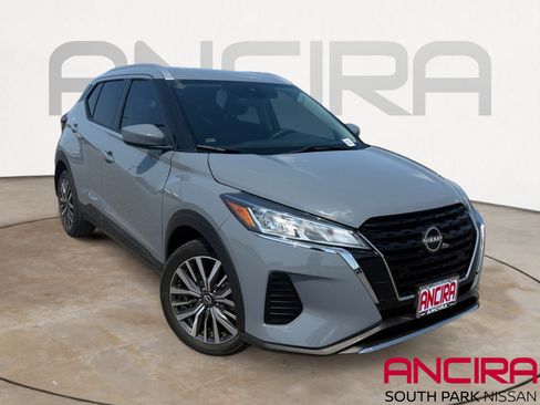 Used 2023 Nissan Kicks SV FWD image 1