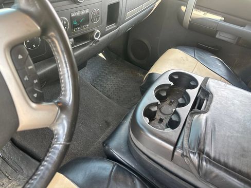Used 2007 Chevrolet Silverado 1500 LT w/ 1LT Convenience Package AWD/4WD image 19