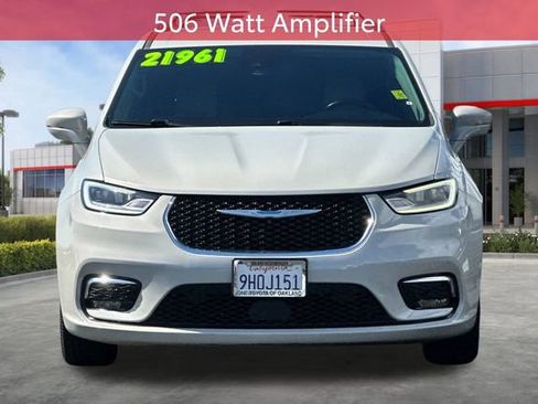 Used 2021 Chrysler Pacifica Touring-L FWD image 12