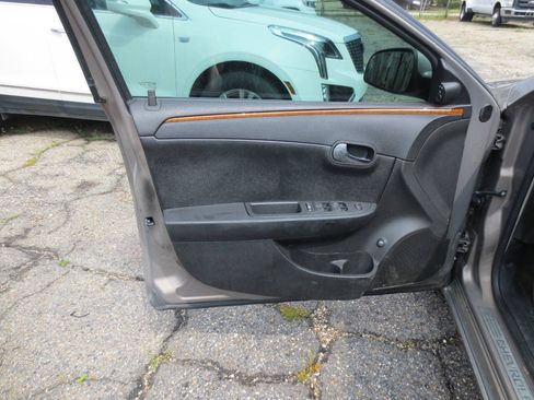 Used 2008 Chevrolet Malibu LT w/ HFV6 Engine Package FWD image 14