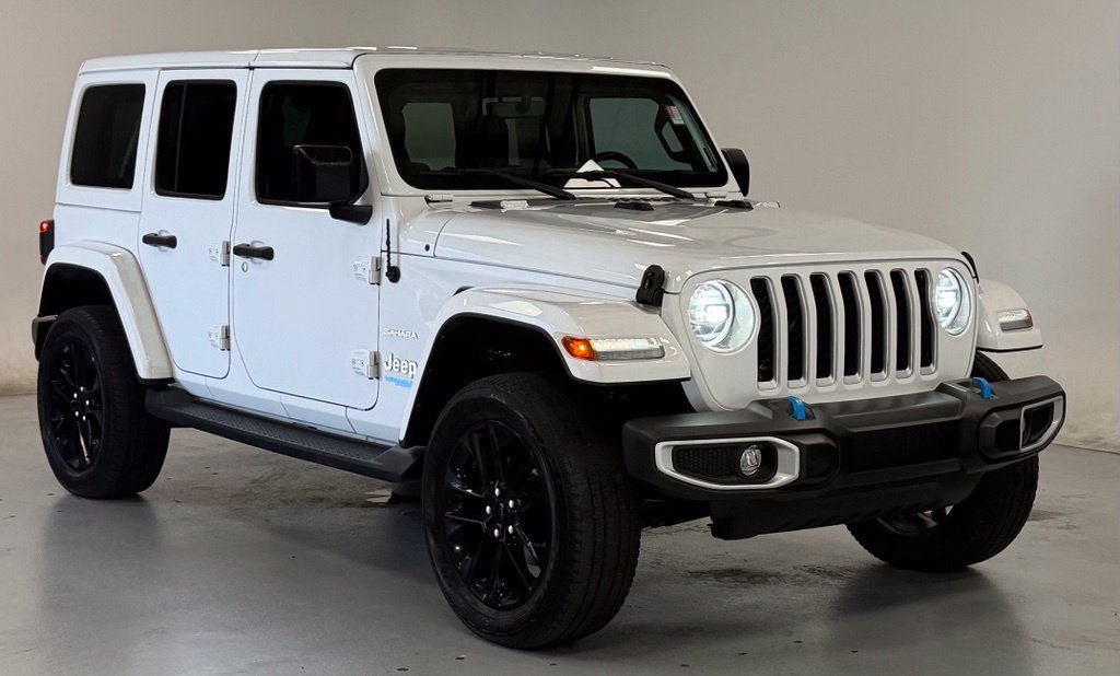 Used 2022 Jeep Wrangler Unlimited Sahara w/ Cold Weather Group AWD/4WD image 6
