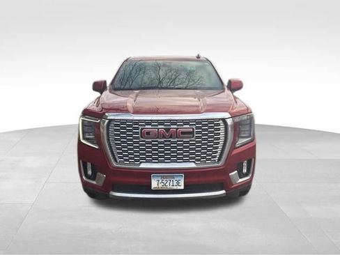 Used 2021 GMC Yukon XL Denali w/ Denali Premium Package image 2