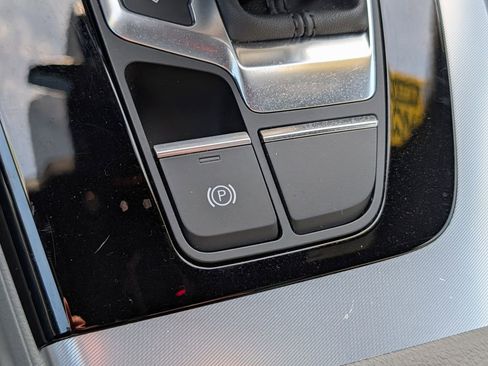 Used 2025 Audi Q5 2.0T Premium image 53