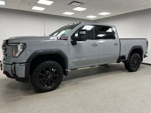 Used 2024 GMC Sierra 3500 AT4 w/ AT4 Premium Plus Package AWD/4WD image 6