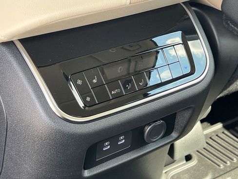 New 2026 Nissan Armada Platinum w/ Convenience Package image 18