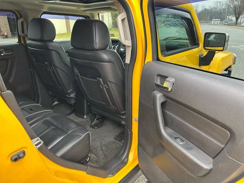 Used 2007 HUMMER H3 Adventure image 16