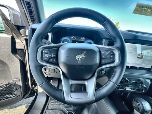 New 2025 Ford Bronco Badlands w/ Sasquatch Package AWD/4WD image 16