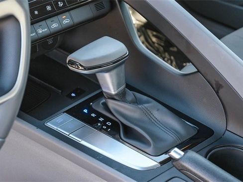 Certified 2025 Hyundai Elantra Sport image 24