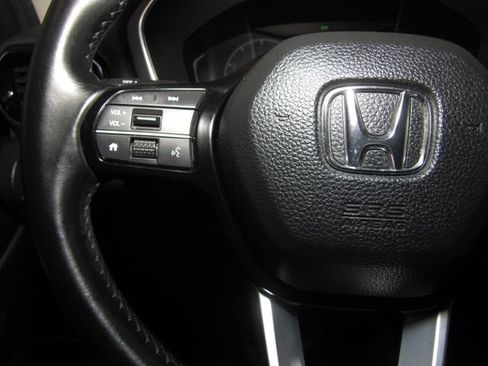 Certified 2025 Honda Pilot Touring image 5