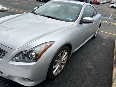 Used 2011 INFINITI G37 Journey w/ Premium Pkg image 6