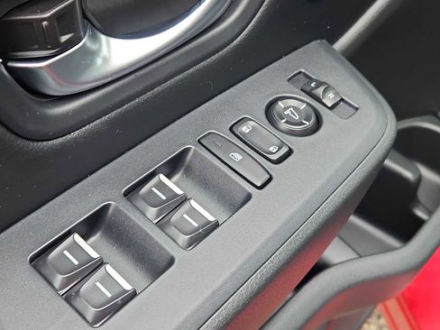 Certified 2025 Honda Pilot Touring image 30