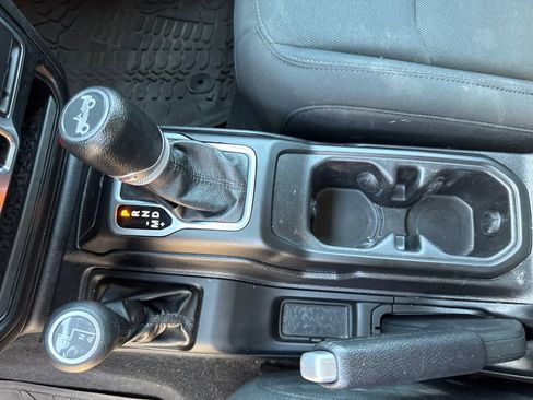 Used 2018 Jeep Wrangler Unlimited Sport S AWD/4WD image 13