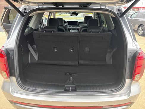 Used 2024 Hyundai Palisade Limited image 11