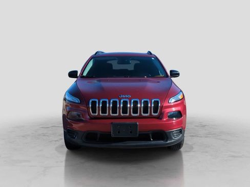 Used 2016 Jeep Cherokee Sport w/ Cold Weather Group AWD/4WD image 3
