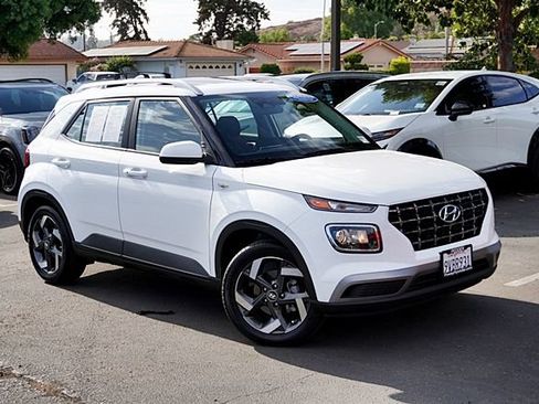 Certified 2026 Hyundai Venue SEL FWD image 3