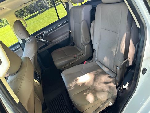 Used 2023 Lexus GX 460 Premium AWD/4WD image 17