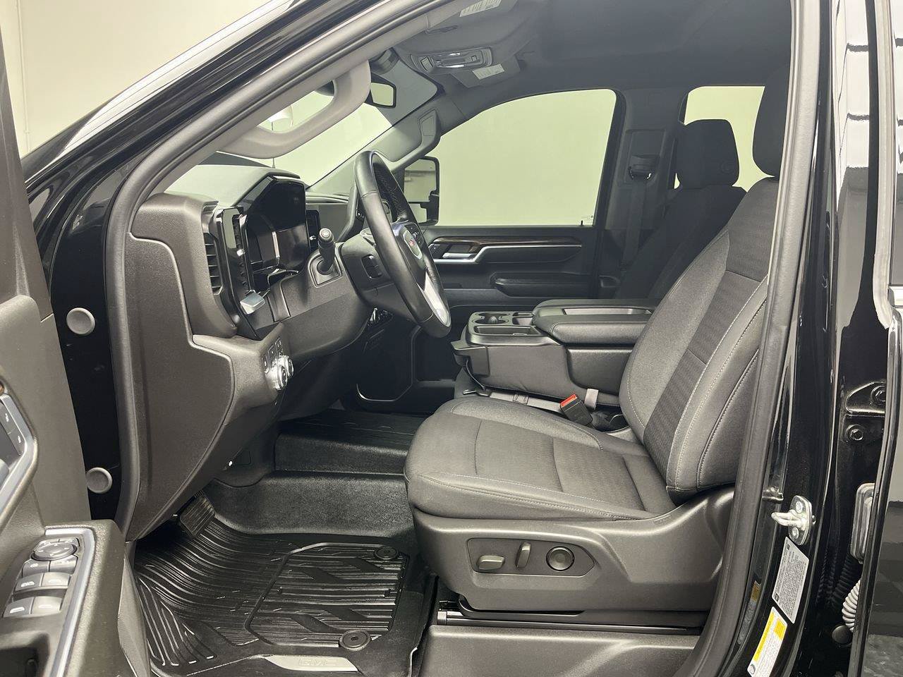 Certified 2025 GMC Sierra 2500 SLE w/ SLE Value Package; AWD/4WD image 3