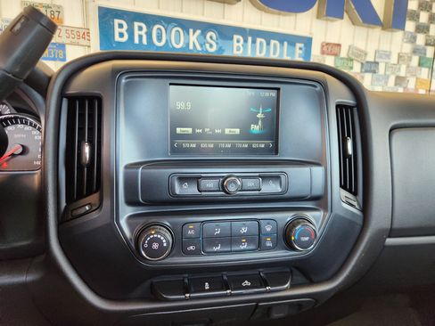 Used 2018 GMC Sierra 1500 2WD Regular Cab image 9