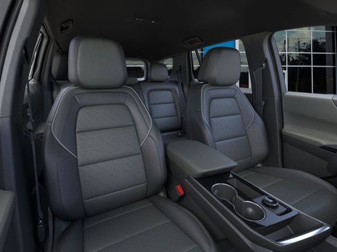 New 2026 Chevrolet Equinox LT w/ Convenience Package II FWD image 17