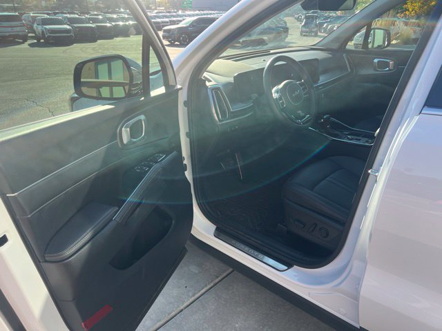Used 2025 Kia Sorento SX FWD image 15