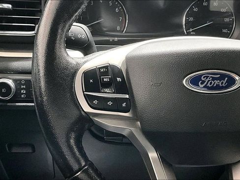 Used 2021 Ford Explorer XLT w/ Equipment Group 202A AWD/4WD image 18