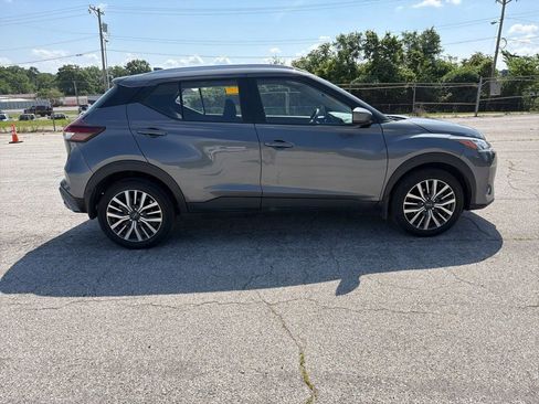 Used 2024 Nissan Kicks SV FWD image 5