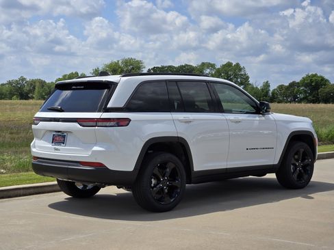 New 2026 Jeep Grand Cherokee Limited w/ Limited Altitude Package RWD image 3