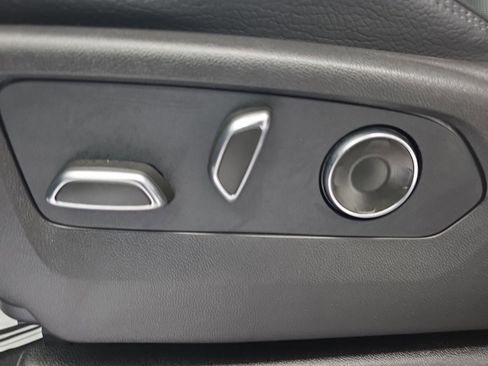 Used 2026 GMC Yukon Denali w/ Sun & Power Step Package image 35