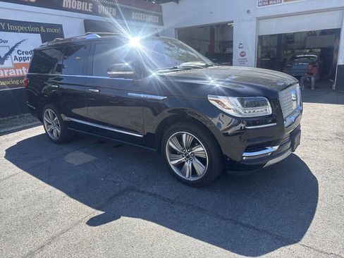 Used 2018 Lincoln Navigator Reserve w/ Technology Package AWD/4WD image 5