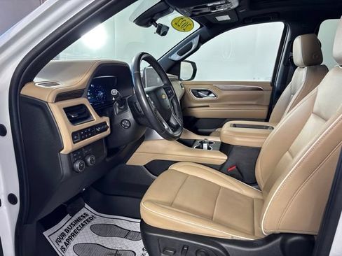 Used 2022 Chevrolet Suburban Premier AWD/4WD image 25