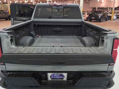 Used 2025 Chevrolet Silverado 2500 ZR2 w/ Technology Package AWD/4WD image 17