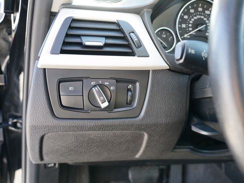 Used 2016 BMW 320i xDrive Sedan image 17