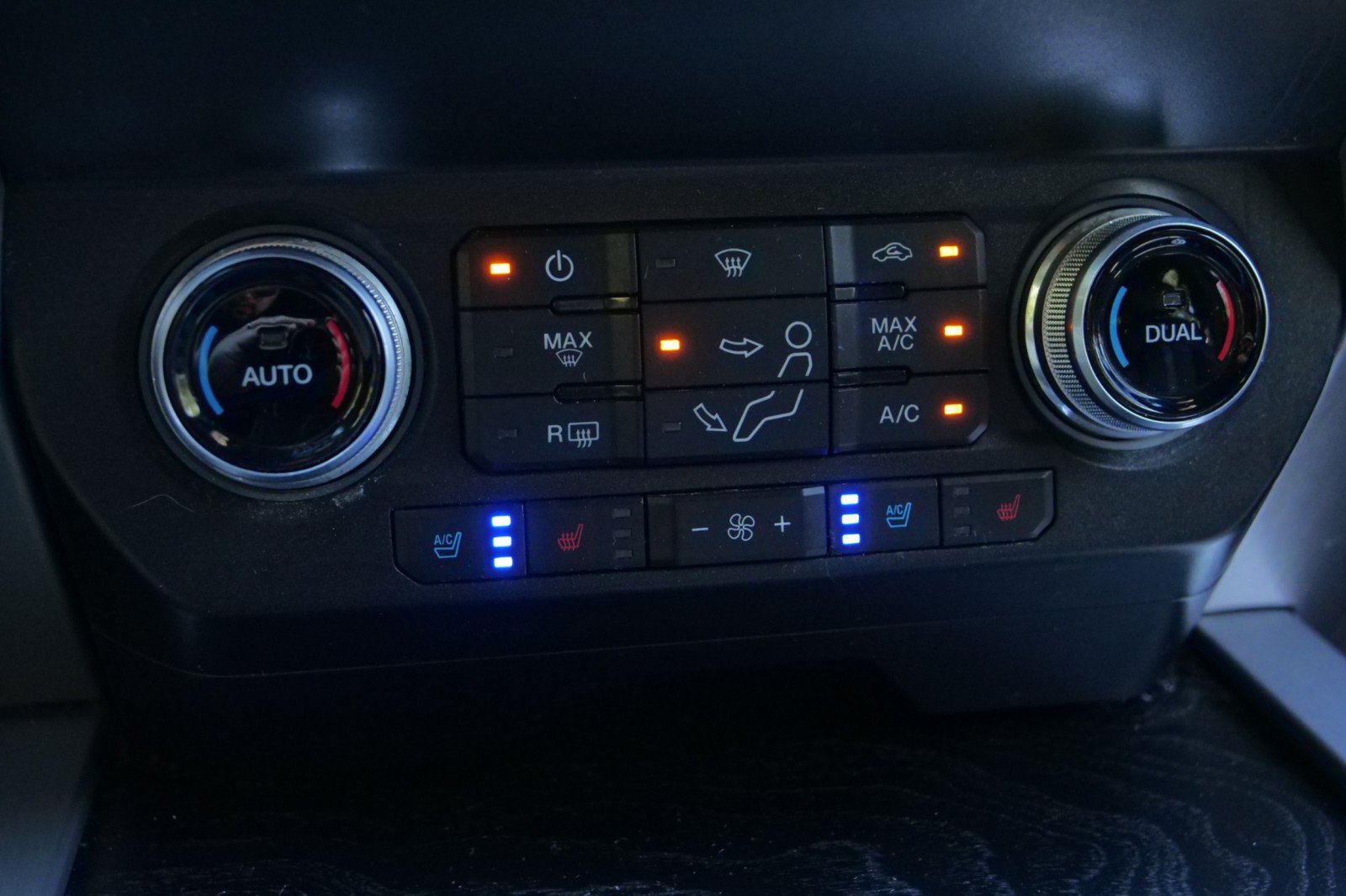 Used 2019 Ford F350 Platinum AWD/4WD image 22