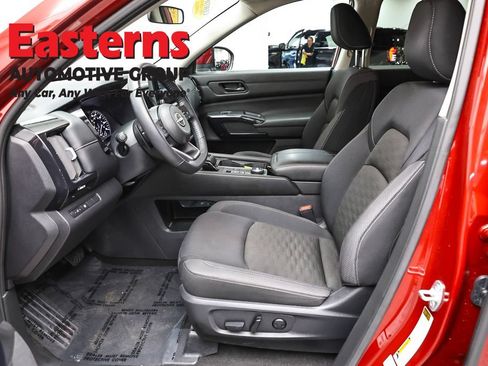 Used 2024 Nissan Pathfinder SV AWD/4WD image 14