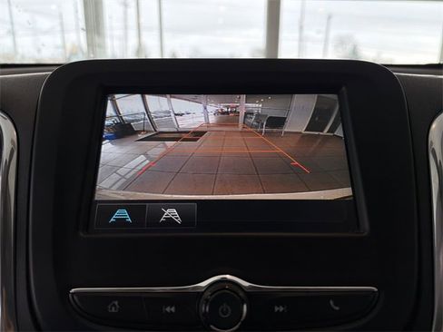 Used 2018 Chevrolet Equinox LS image 24