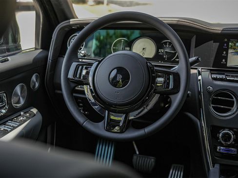 New 2025 Rolls-Royce Cullinan image 37