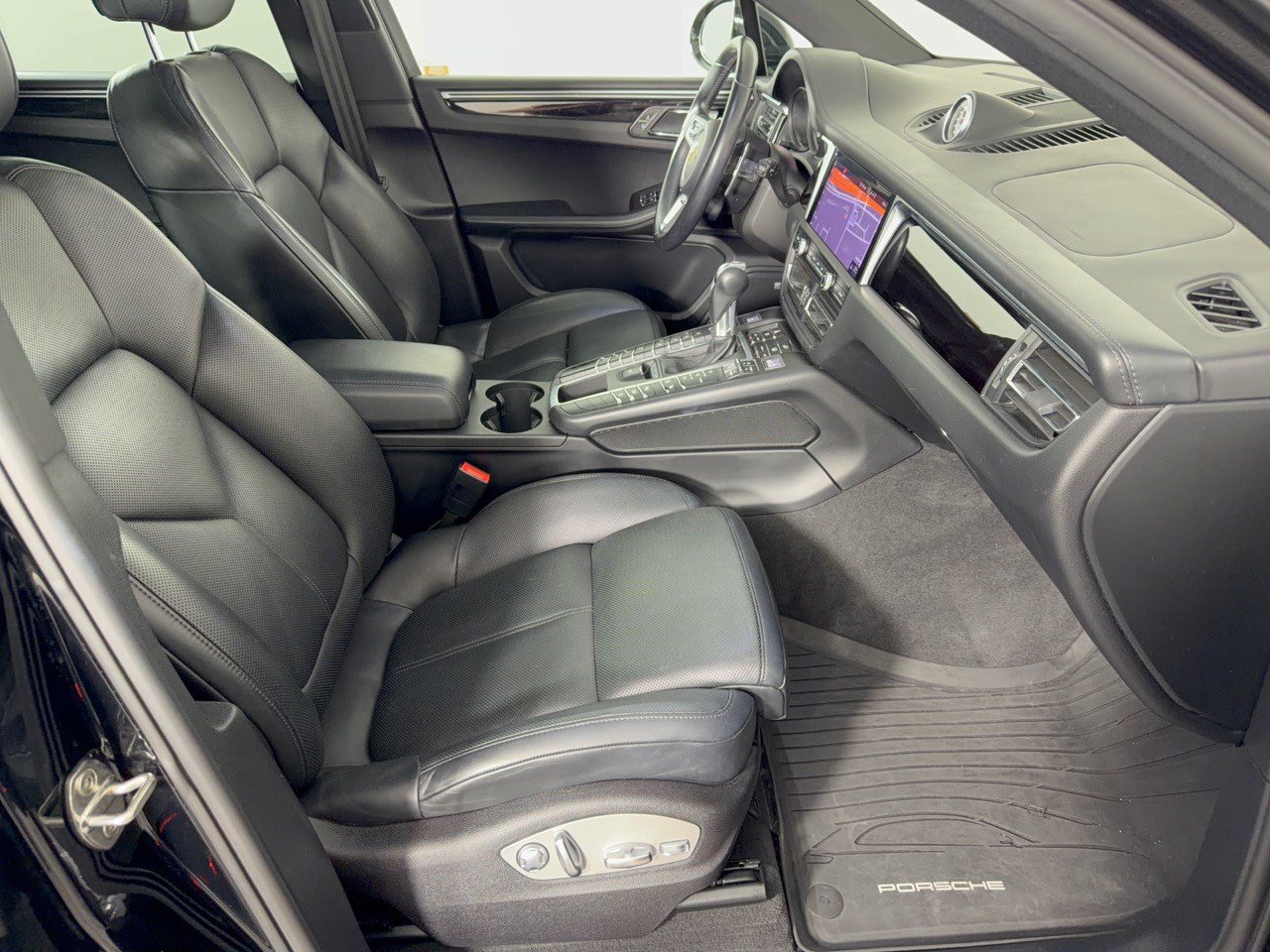 Certified 2021 Porsche Macan GTS AWD/4WD image 30