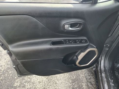 Used 2017 Jeep Renegade Limited w/ Advanced Technology Group image 10
