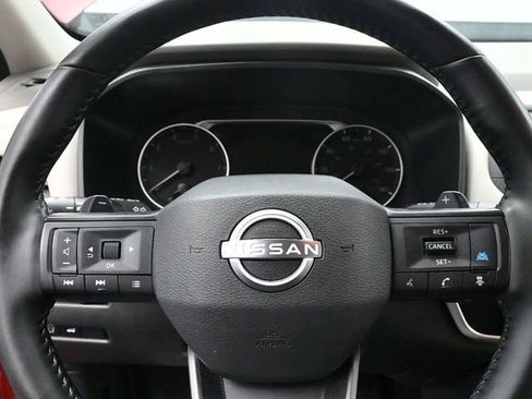 Used 2025 Nissan Rogue SV image 15