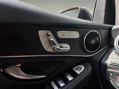 Used 2021 Mercedes-Benz GLC 300 w/ Premium Package image 19