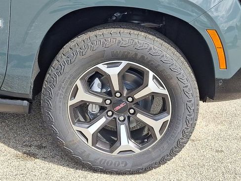 New 2026 GMC Yukon XL AT4 Ultimate w/ LPO, Floor Liner Package image 9