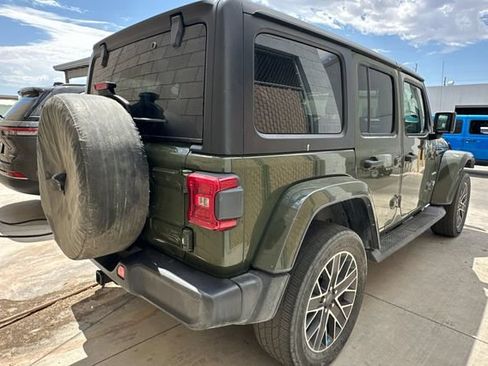 Used 2023 Jeep Wrangler Unlimited Sahara AWD/4WD image 4