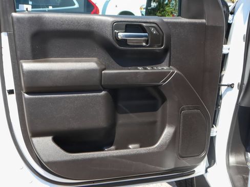 Used 2024 Chevrolet Silverado 1500 Custom Trail Boss w/ Turbomax Blackout Package AWD/4WD image 15