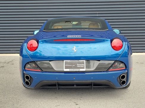 Used 2014 Ferrari California RWD image 4