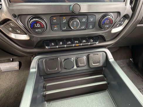 Used 2018 GMC Sierra 1500 SLT AWD/4WD image 10