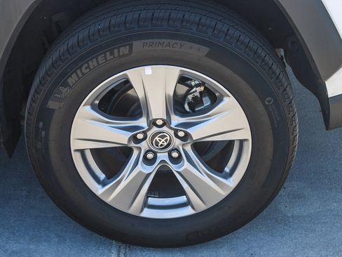 Used 2023 Toyota RAV4 XLE w/ Convenience Package image 10