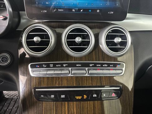 Used 2021 Mercedes-Benz GLC 300 4MATIC image 18